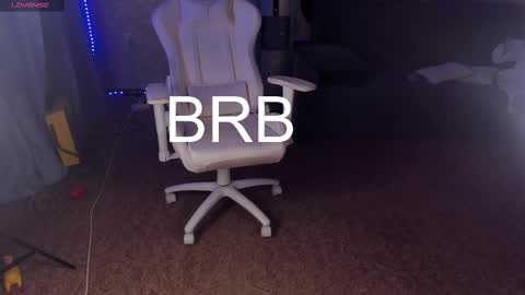 Snapshot of maevee chatting on February 23, 2025, 9:44 am Maevee online show from February 23, 2025, 9:44 am