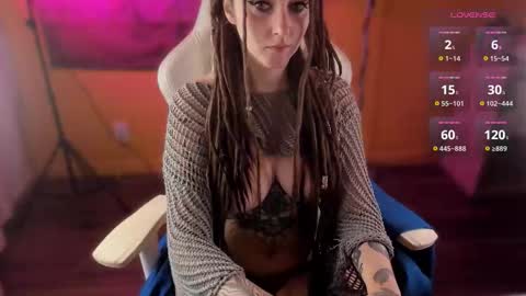 Snapshot of maevee chatting on October 29, 2025, 9:11 am Maevee online show from October 29, 2025, 9:11 am