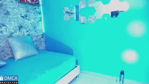 Snapshot of maevekuro chatting on February 28, 2025, 1:37 am maevekuro online show from February 28, 2025, 1:37 am