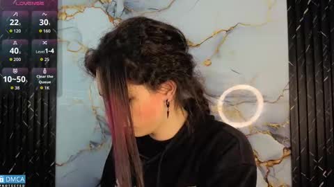 Snapshot of maevekuro chatting on November 4, 2025, 3:38 am maevekuro online show from November 4, 2025, 3:38 am