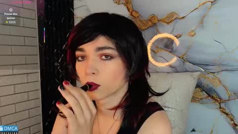 Snapshot of maevekuro chatting on November 12, 2025, 3:18 am maevekuro online show from November 12, 2025, 3:18 am