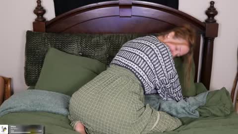 Snapshot of maevivant chatting on December 20, 2025, 6:59 pm Mae online show from December 20, 2025, 6:59 pm