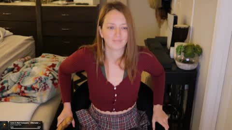 Snapshot of maevivant chatting on February 12, 2026, 5:19 pm Mae online show from February 12, 2026, 5:19 pm