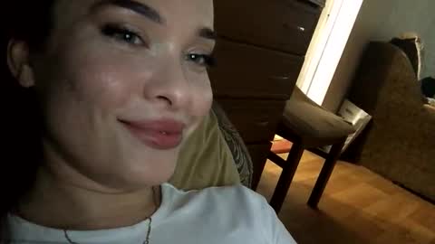 magggg658318 online show from May 21, 2026, 3:52 pm