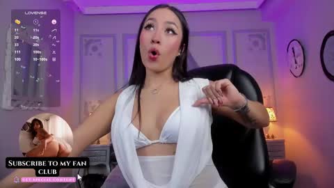 Snapshot of maggietime chatting on February 22, 2025, 1:02 pm online show from February 22, 2025, 1:02 pm