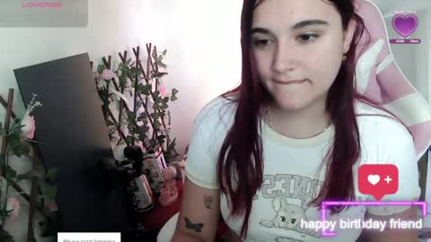 Luna  online show from April 4, 2026, 5:43 pm