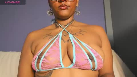 Snapshot of magic_axa_graham chatting on December 22, 2024, 12:50 am My name is magic axa grahamDont forget to follow me IG online show from December 22, 2024, 12:50 am