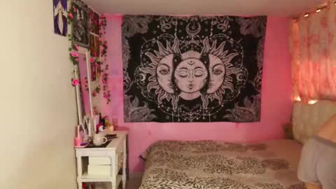 Snapshot of magic_clairewitch chatting on January 17, 2025, 1:13 pm Claire online show from January 17, 2025, 1:13 pm