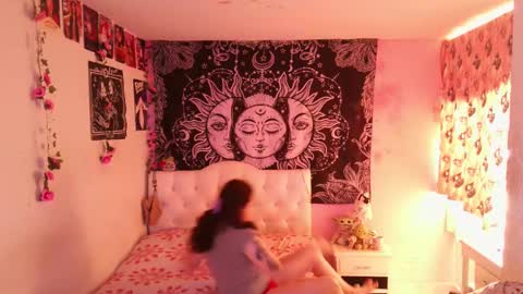 Snapshot of magic_clairewitch chatting on March 9, 2025, 2:43 pm Claire online show from March 9, 2025, 2:43 pm