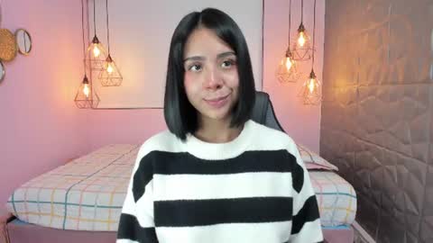 Snapshot of magic_oliviah chatting on June 19, 2026, 5:12 am Oliviah online show from June 19, 2026, 5:12 am