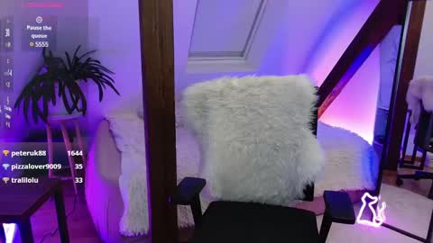 Zooey online show from December 16, 2024, 9:41 pm