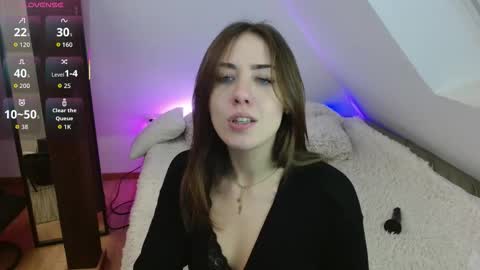 Zooey online show from February 4, 2026, 9:09 pm