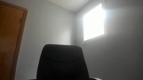 Snapshot of magicman176 chatting on February 24, 2025, 10:36 pm Magic176 online show from February 24, 2025, 10:36 pm