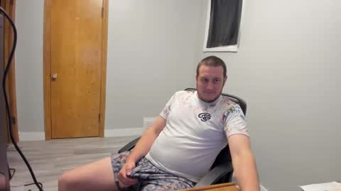 Snapshot of magicman176 chatting on November 30, 2025, 1:37 pm Magic176 online show from November 30, 2025, 1:37 pm