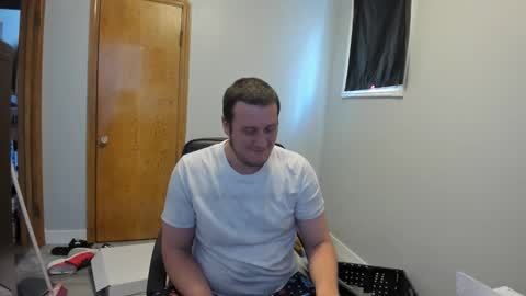 Snapshot of magicman176 chatting on April 6, 2026, 6:09 pm Magic176 online show from April 6, 2026, 6:09 pm