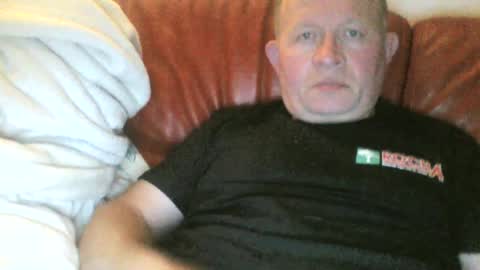 Snapshot of magicman250 chatting on June 11, 2026, 10:52 pm magicman250 online show from June 11, 2026, 10:52 pm