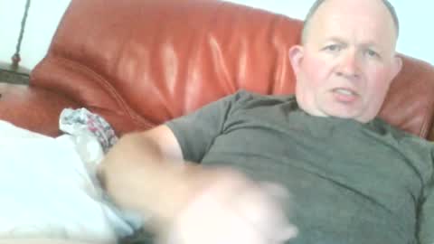 Snapshot of magicman250 chatting on June 14, 2026, 6:43 pm magicman250 online show from June 14, 2026, 6:43 pm