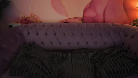 Snapshot of magicpeachhs chatting on November 17, 2025, 1:28 pm Emily online show from November 17, 2025, 1:28 pm