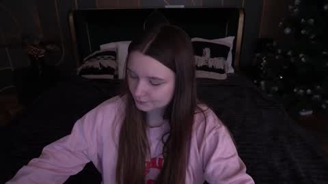 Snapshot of magicpeachhs chatting on January 12, 2026, 7:02 am Emily online show from January 12, 2026, 7:02 am