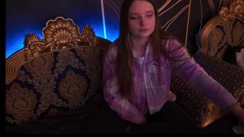 Snapshot of magicpeachhs chatting on February 2, 2026, 1:54 pm Emily online show from February 2, 2026, 1:54 pm