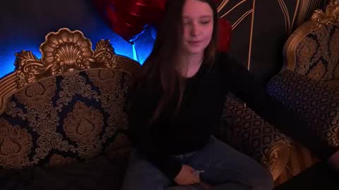 Snapshot of magicpeachhs chatting on February 10, 2026, 1:37 pm Emily online show from February 10, 2026, 1:37 pm