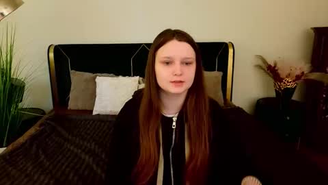 Snapshot of magicpeachhs chatting on March 13, 2026, 7:37 am Emily online show from March 13, 2026, 7:37 am