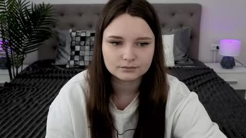 Snapshot of magicpeachhs chatting on March 16, 2026, 7:23 am Emily online show from March 16, 2026, 7:23 am