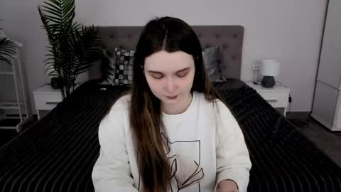 Snapshot of magicpeachhs chatting on March 17, 2026, 7:01 am Emily online show from March 17, 2026, 7:01 am