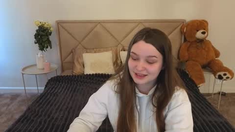 Snapshot of magicpeachhs chatting on March 26, 2026, 7:03 am Emily online show from March 26, 2026, 7:03 am