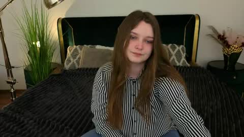 Snapshot of magicpeachhs chatting on March 31, 2026, 6:36 am Emily online show from March 31, 2026, 6:36 am