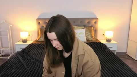 Snapshot of magicpeachhs chatting on April 6, 2026, 5:41 am Emily online show from April 6, 2026, 5:41 am