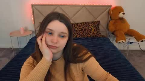 Snapshot of magicpeachhs chatting on April 27, 2026, 5:38 am Emily online show from April 27, 2026, 5:38 am