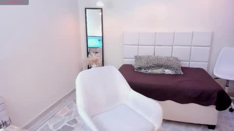 Venus online show from November 6, 2025, 11:26 pm