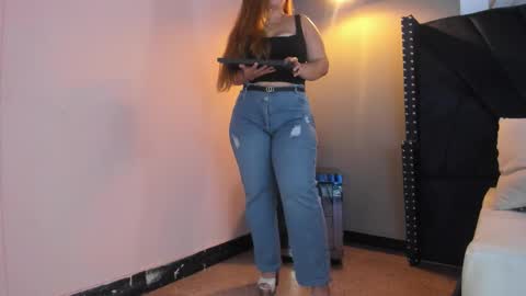 MAHIA online show from December 17, 2025, 1:50 pm