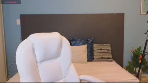 Maiaa Ruiz  online show from December 28, 2024, 1:06 pm