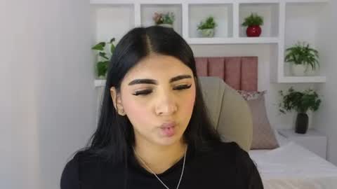 Maiaa Ruiz  online show from June 19, 2026, 12:31 pm