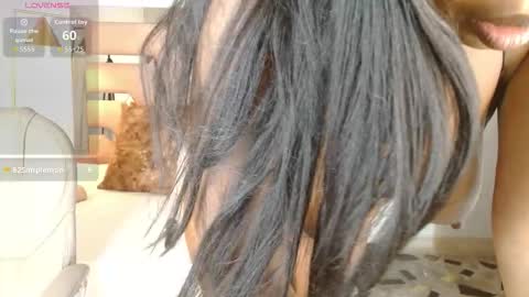 Maia Charris online show from November 6, 2025, 8:32 pm