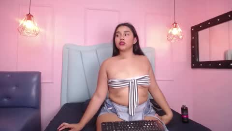 Maia online show from October 28, 2025, 10:12 pm