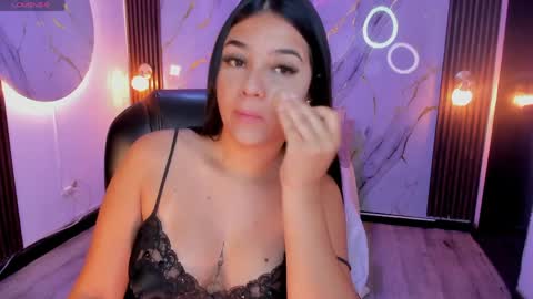 Snapshot of maiaevans1 chatting on March 31, 2026, 12:05 pm Maia online show from March 31, 2026, 12:05 pm