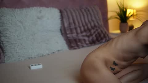  Maia  online show from October 16, 2025, 5:52 am