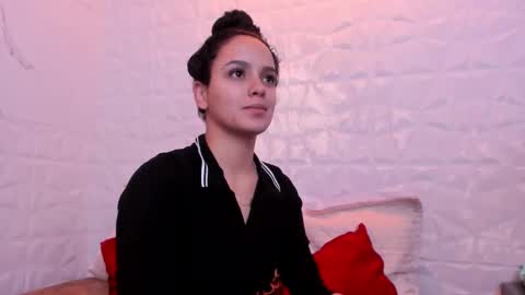 Snapshot of maiapark chatting on September 19, 2025, 12:06 pm Maia online show from September 19, 2025, 12:06 pm