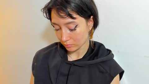 maibys online show from April 15, 2026, 3:57 am