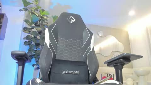 MAICOL  online show from March 19, 2026, 11:20 pm