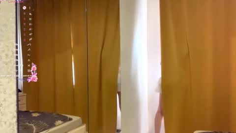 Elina online show from September 28, 2025, 9:14 am