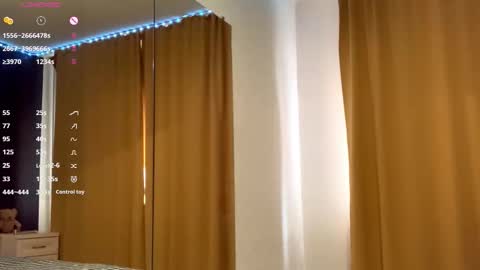 Elina online show from October 7, 2025, 9:28 am