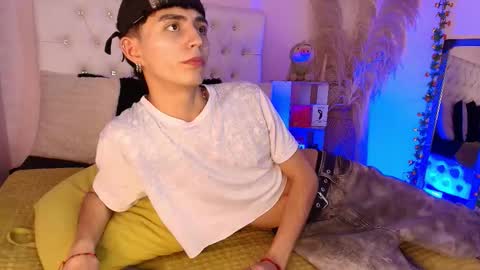 Snapshot of maiky_cooper chatting on October 16, 2025, 7:48 pm Maiky Cooper online show from October 16, 2025, 7:48 pm