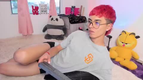 maiky_cooper01 online show from February 22, 2026, 8:51 pm