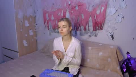 Snapshot of mailin_harrington chatting on December 10, 2024, 3:12 pm Your kitty online show from December 10, 2024, 3:12 pm