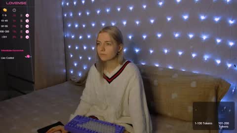 Snapshot of mailin_harrington chatting on January 2, 2025, 3:19 pm Your kitty online show from January 2, 2025, 3:19 pm