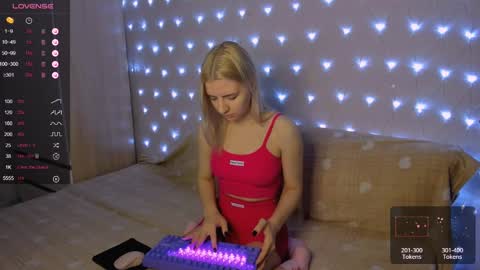 Snapshot of mailin_harrington chatting on January 16, 2025, 3:24 pm Your kitty online show from January 16, 2025, 3:24 pm